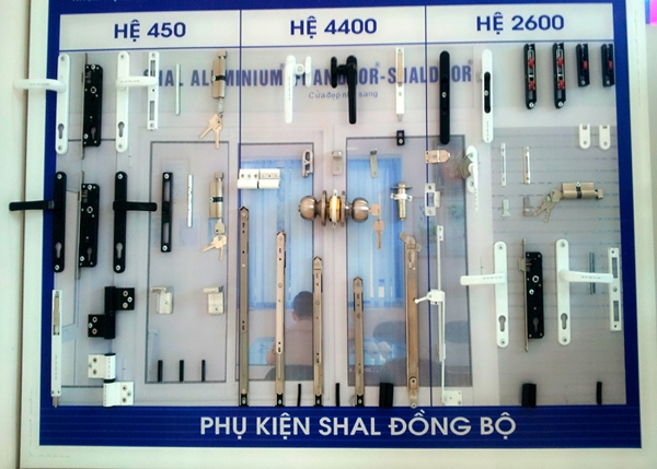 cac-thanh-phan-chinh-trong-mot-bo-phu-kien-cua-nhom