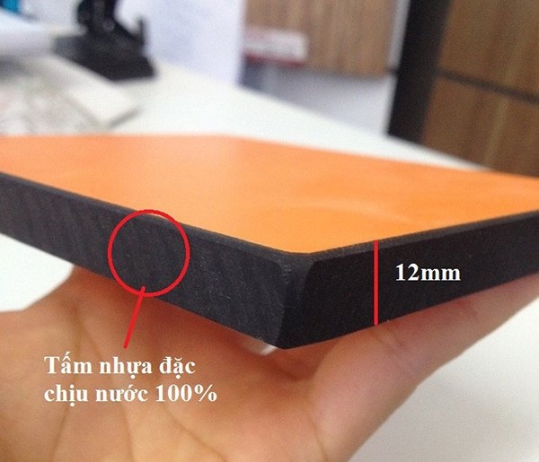 dac-tinh-vuot-troi-cua-tam-vach-ngan-ve-sinh-compact