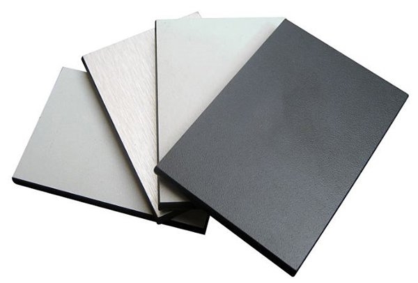 su-khac-nhau-giua-vach-ngan-ve-sinh-compact-loai-1-va-loai-2