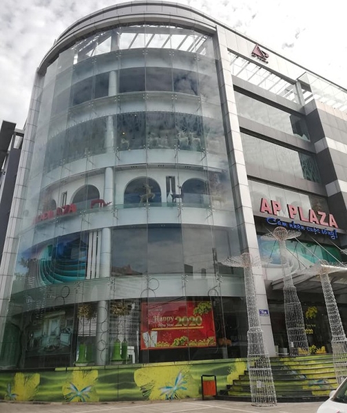 vach-kinh-cuong-luc-mot-lua-chon-cho-cong-trinh-hien-dai