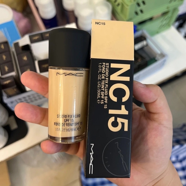 ] Kem nền kiềm dầu  NC15 Studio Fix Fluid SPF15 30ml dành cho da  sáng