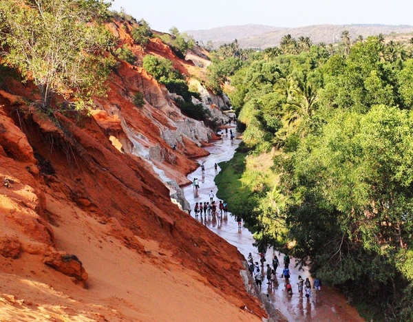 Tour dịp lễ 30/4&1/5 | Tour HÀ NỘI - SÀI GÒN - MŨI NÉ - VŨNG TÀU - 4 Ngày 3 Đêm