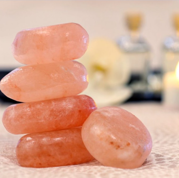 Viên đá muối massage