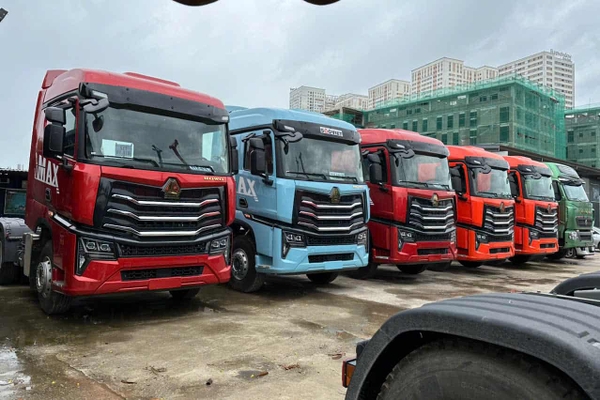 Bình Dầu Xe Tải Bao Nhiêu Lít? Cẩm Nang Toàn Tập Cho Tài Xế Việt