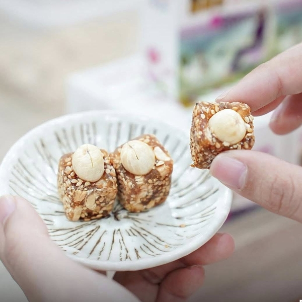 Mè xửng hạt sen Huế xưa