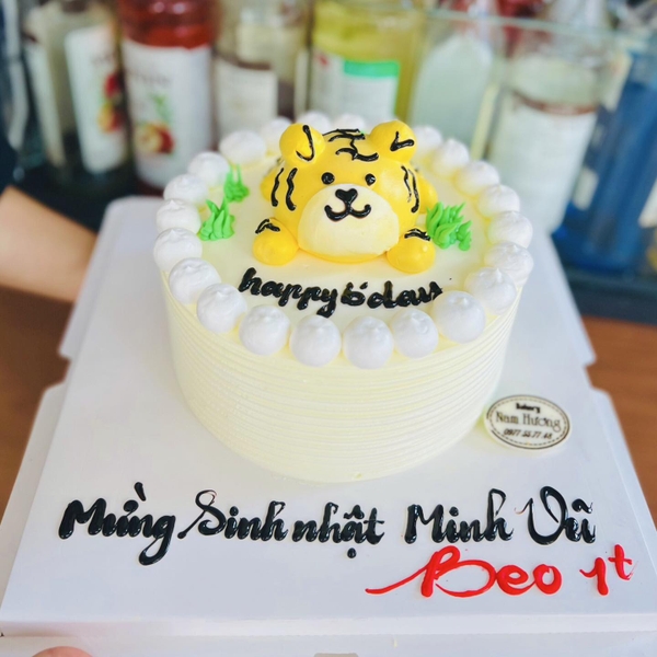 Bánh kem hổ chibi nằm trên bánh cho bé tuổi Dần đầy năm, thôi nôi [MS: 0216]