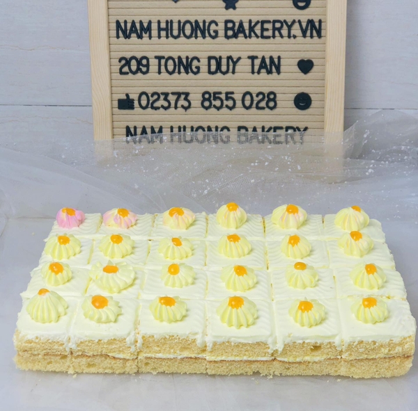 Bánh Cắt Chữ Nhật _ 24 miếng [MS: 0225]