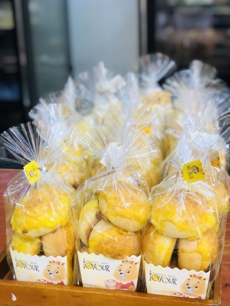 Bánh mì bơ dừa nhân phô mai