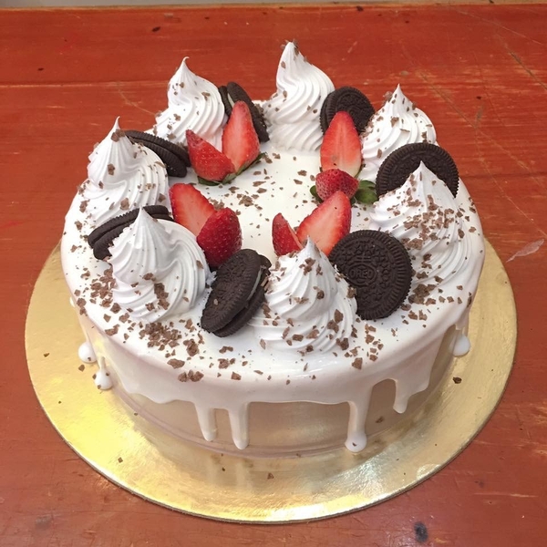 Bánh kem trang trí Dâu tây Oreo kem chảy [MS: 0188]