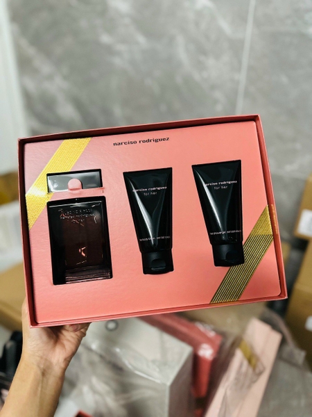 Set 50ml Nước hoa nữ Narciso Noir Musc Rose