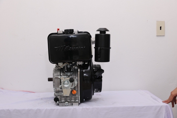 Máy nổ chạy dầu MITSUNINI 10HP MT 186F