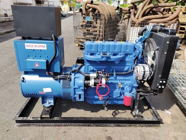 Máy phát điện diesel liền bộ 100KW 380V