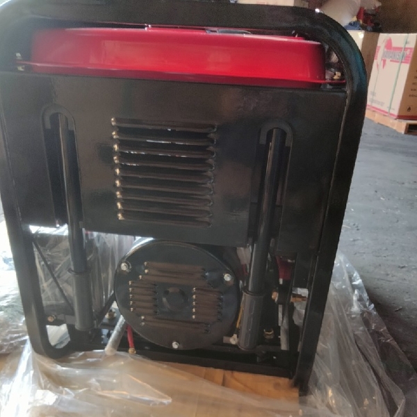 Máy phát hàn chạy dầu 4KW YAMANISAN YM8700EW