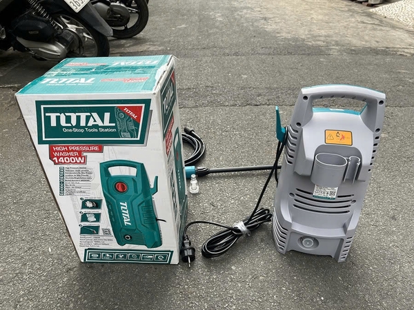 Máy phun xịt rửa áp lực cao TOTAL TGT11316 1300W