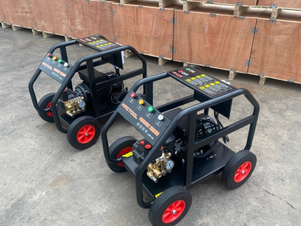 Máy xịt rửa cao áp MACTOOL 3KW AFM-3S4