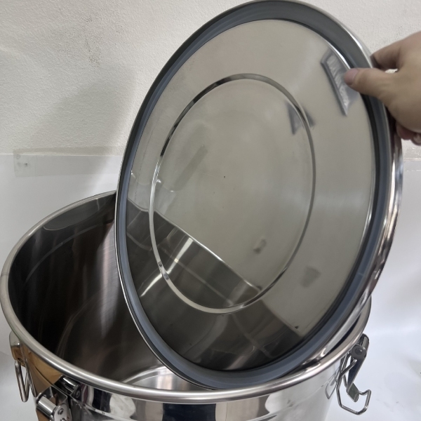 THÙNG INOX 304 CÓ NẮP GÀI 12 - 170L
