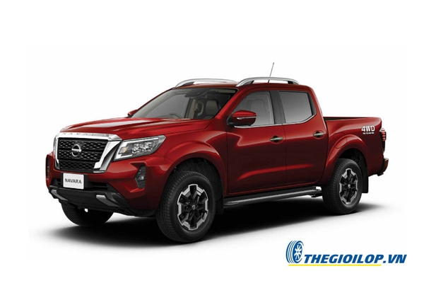 lop-xe-nissan-navara