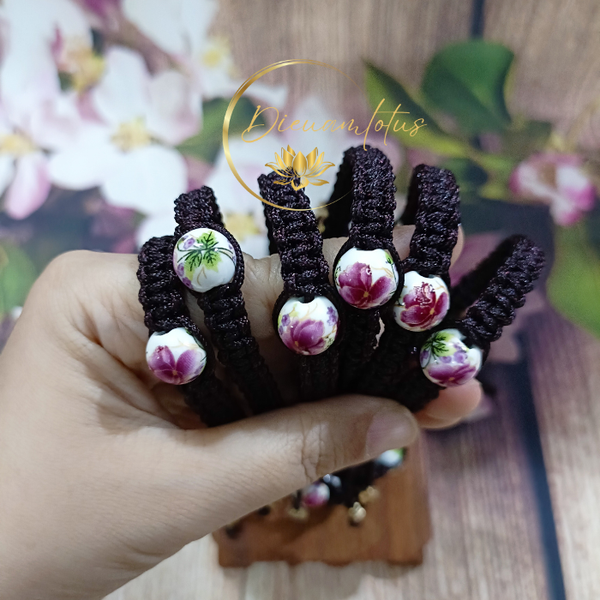 Vòng tay HandMade chỉ đỏ may mắn đính đá hoa nhiều màu