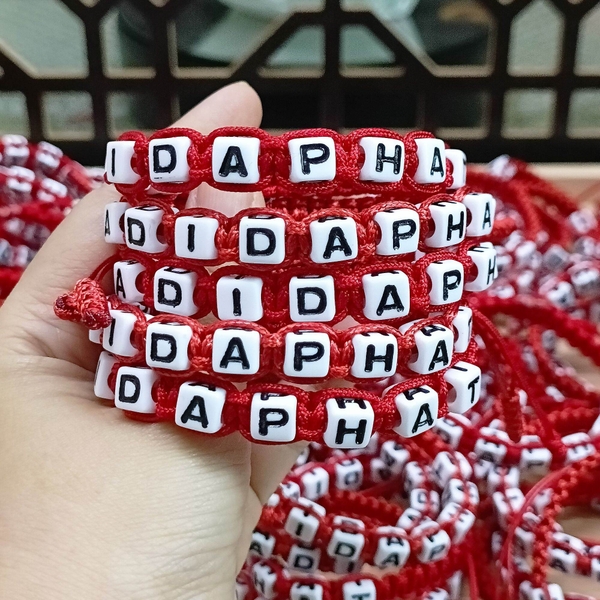 Vòng tay HandMade chỉ đỏ may mắn đính đá hoa nhiều màu