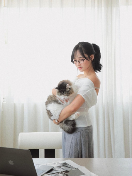 Seleen, Áo thun giấy mỏng ngắn tay vai trễ ngang thiết kế lưng đổ, WT0147