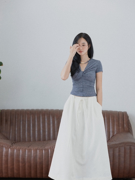 Seleen, Áo thun co dãn kiểu cổ chữ V chi tiết xâu chuỗi, WT0162