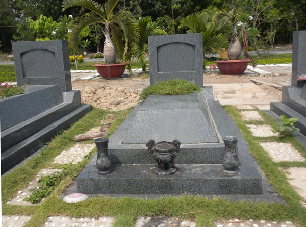 Mộ Bằng Đá Granite Việt Nam 2
