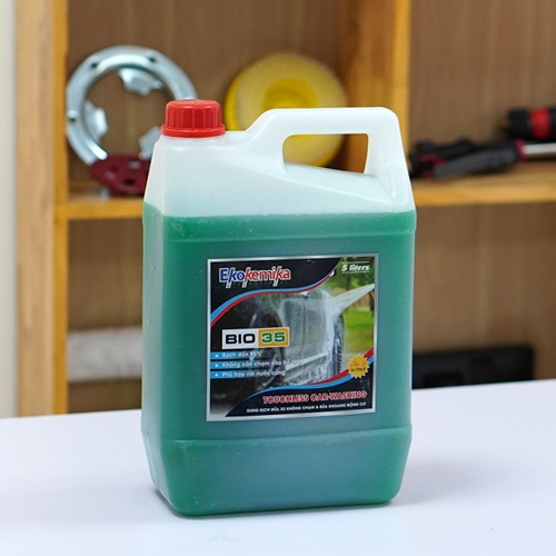 Dung dịch rửa xe không chạm và rửa khoang động cơ BIO 35 5L