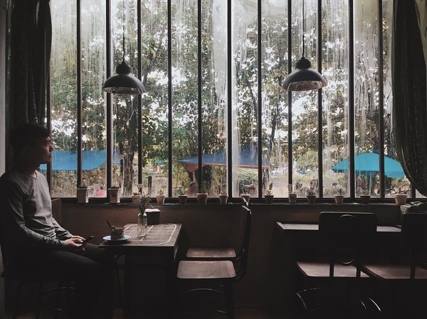 Top 5 quán cà phê đẹp mang vibe Retro tại Huế.