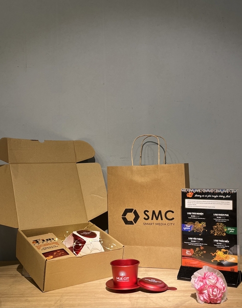 FIN COFFEE- 100 PHẦN QUÀ CHO SỰ KIỆN ''DIỄN ĐÀN QUỐC TẾ "HUẾ - CÔNG NGHỆ THÔNG TIN - THÚC ĐẨY PHÁT TRIỂN BỀN VỮNG"