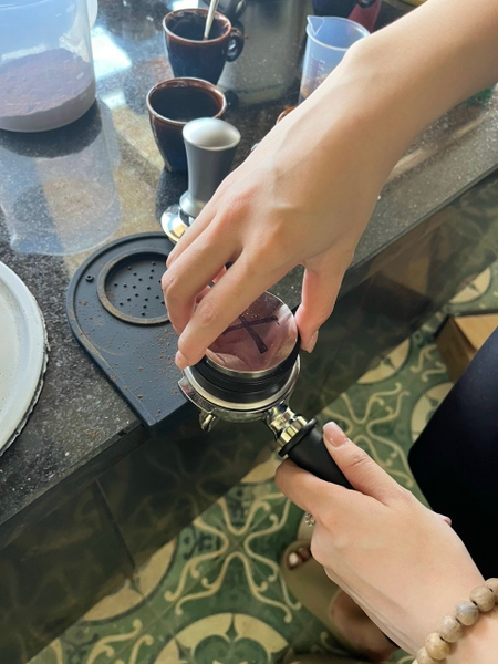 NHỮNG ĐIỀU CẦN BIẾT KHI NÉN CÀ PHÊ ESPRESSO (TAMPING)