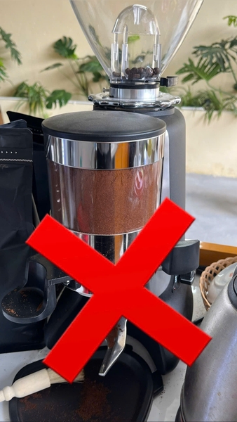 THÓI QUEN XAY SẴN CÀ PHÊ- LÝ DO ÂM THẦM LÀM LY ESPRESSO CỦA BẠN KÉM NGON