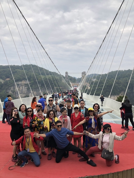 Video và Hình ảnh thực tế cảm nhận Tour Trương Gia Giới Khởi hành 2023