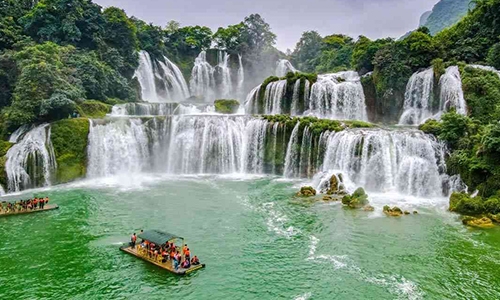 Tháng 5 nên đi đâu du lịch? Gợi ý những điểm đến hấp dẫn nhất trong và ngoài nước năm 2025