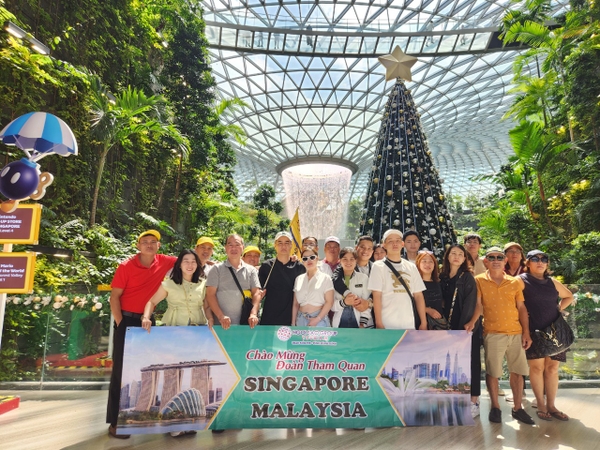 Video và Hình ảnh thực tế Khách đi Du Lịch Singapore - Malaysia Khởi hành 2023