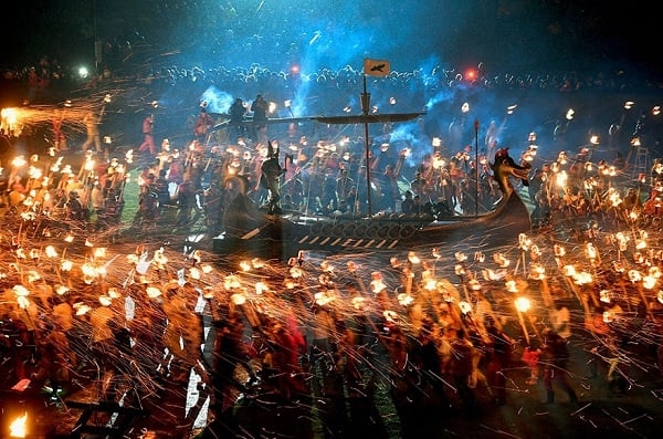 ngoisaotour.net - Up Helly Aa (Scotland) – Lễ hội Viking đầy hoành tráng
