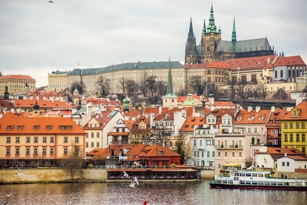 ngoisaotour.net - Prague (CH Séc)
