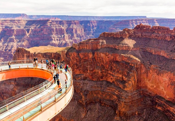 ngoisaotour.net - Nhảy Dù Trên Grand Canyon (Arizona)
