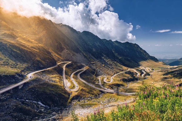 ngoisaotour.net - Transfagarasan (Romania) – Cung đường ngoạn mục băng qua dãy Carpathian