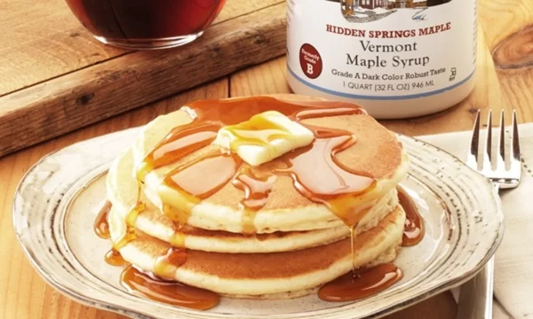ngoisaotour.net - Pancakes với Maple Syrup