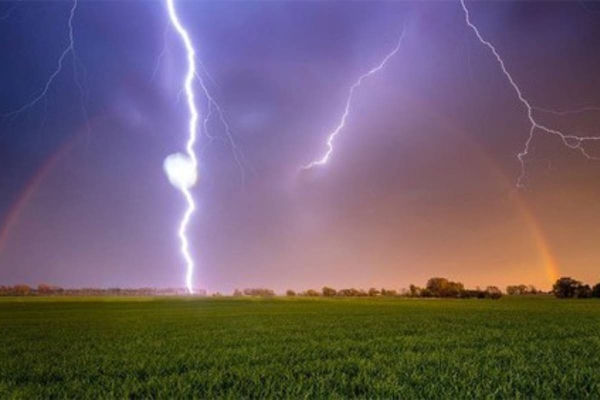 Đừng để sét đánh phá hủy tài sản của bạn