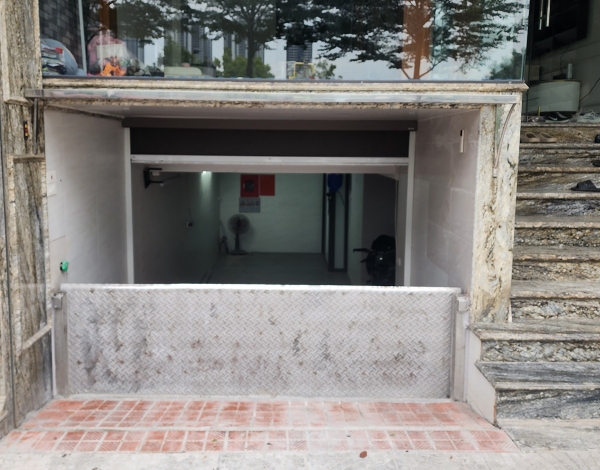 Cửa Chống Ngập – Giải Pháp Chủ Động Bảo Vệ Tài Sản Trong Mùa Mưa Lũ
