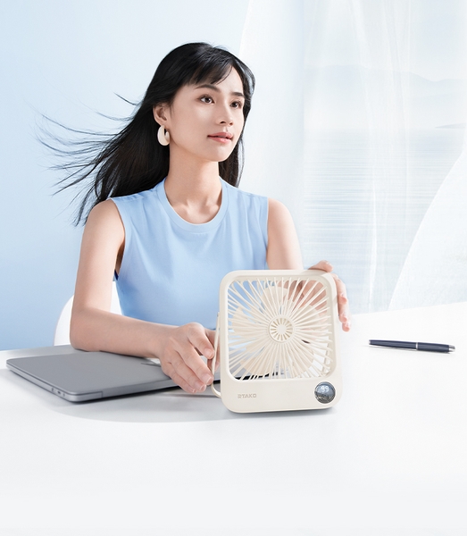 Quạt tích điện mini để bàn RTAKO W30 Ultra-Thin Card Fan (6000mAh, 5-Gear, 48H)