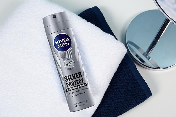 Xịt Ngăn Mùi Nam Phân Tử Bạc Nivea 150ml