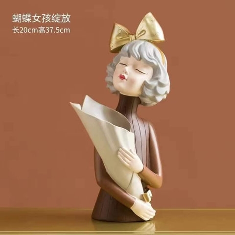 BÌNH HOA CÔ GÁI GỐM XINH DECOR ,CÔ GÁI CẮM HOA