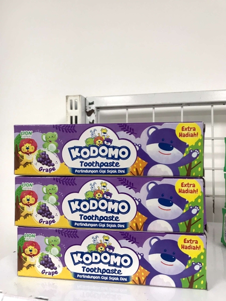 Kem đánh răng KODOMO Trẻ em Nho 45g