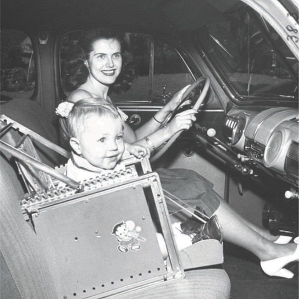 Lịch sử phát triển ghế ô tô cho bé qua những bức ảnh đáng nhớ (Phần 1)
