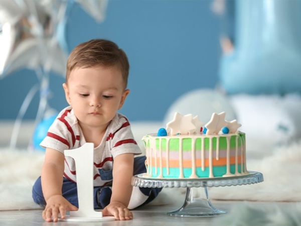 Quà sinh nhật giúp bé trai 1 tuổi phát triển kỹ năng vận động