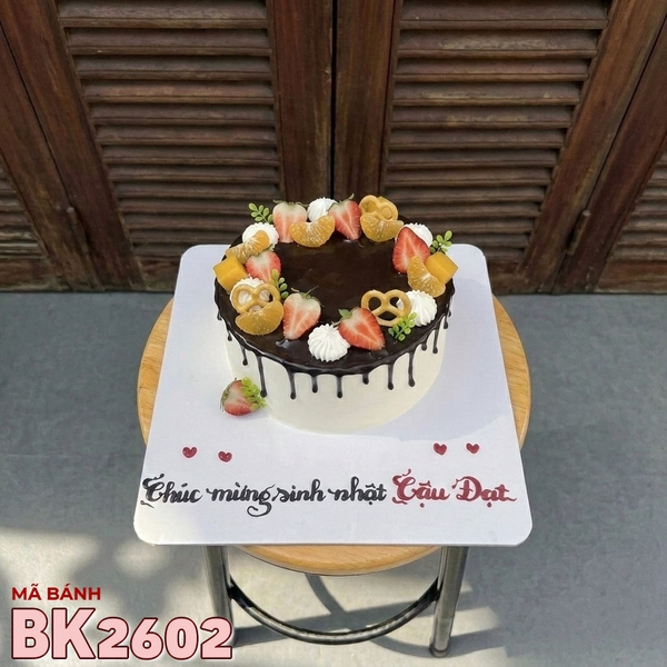 Bánh kem BK2602 socola chảy mix dâu tây bánh quy tặng sinh nhật bạn nam