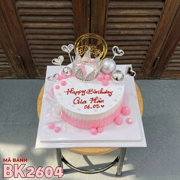 Bánh kem BK2604 vương miện hồng sang trọng mừng sinh nhật bé gái dễ thương