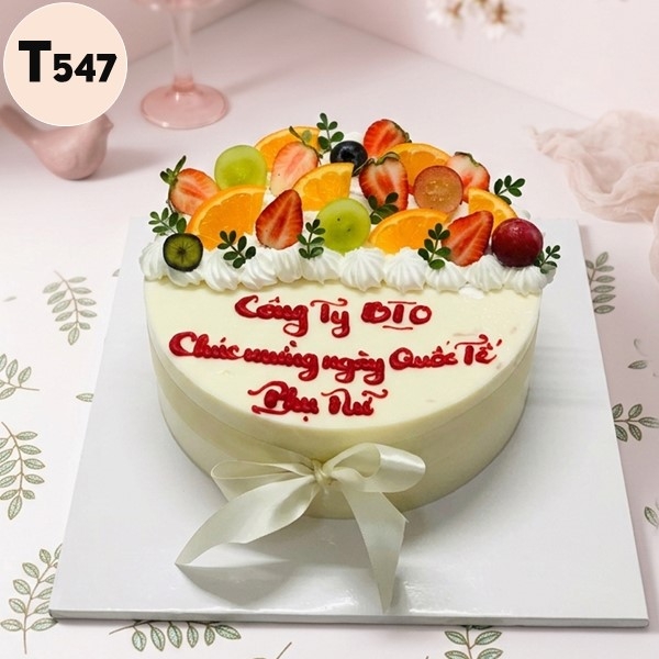 Bánh kem 8/3 T547 – Bánh tròn truyền thống phủ trái cây tươi đa sắc màu